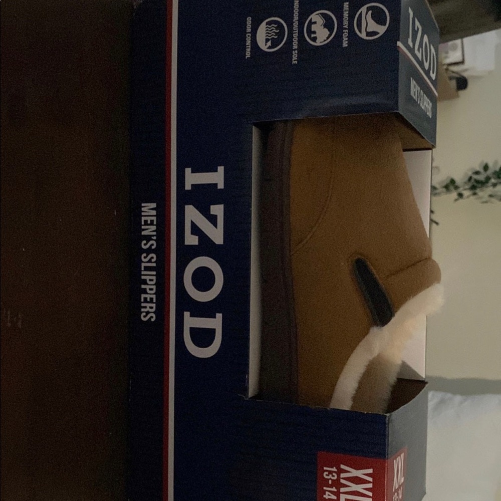 Izod Slippers
